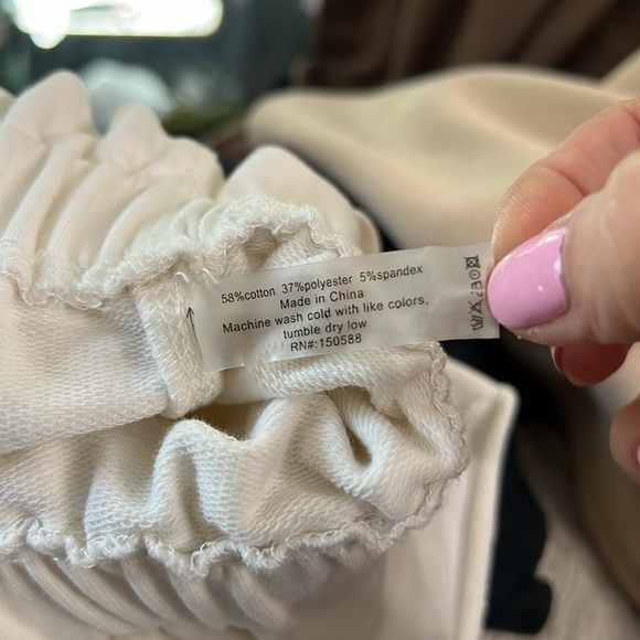 😻NWOT😻SUNDAYS White Shorts with Front Pockets Size 1 - Picture 4 of 4